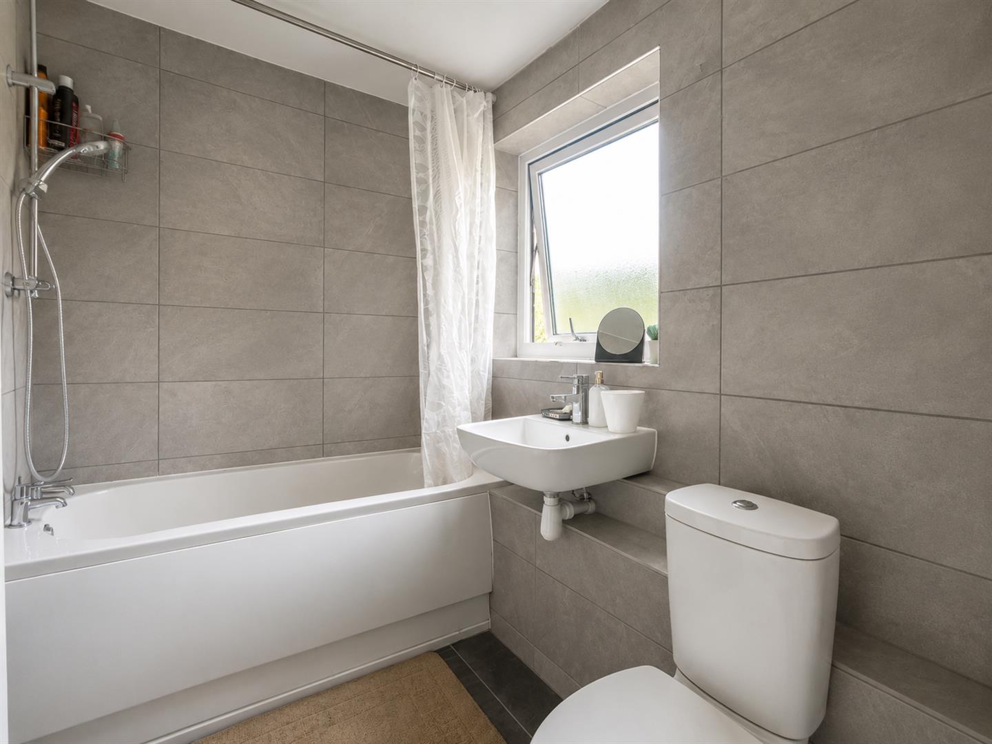 Glazier Drive, Neath Hill, Milton Keynes